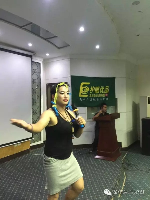 女扮男裝，不像？No、no、no我們很霸氣！