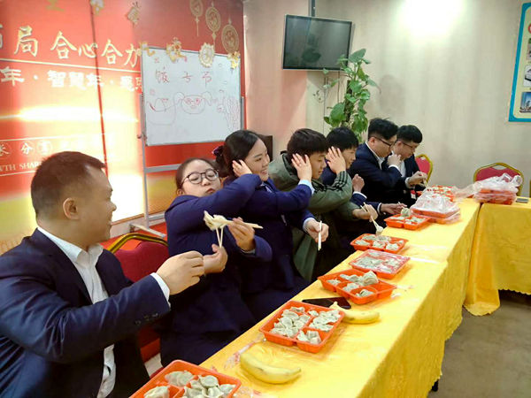 冬至游戲進(jìn)行中，小伙伴們都玩得十分開(kāi)心