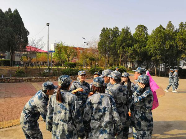 游戲環(huán)節(jié)中，大家齊心協(xié)作，群策群力